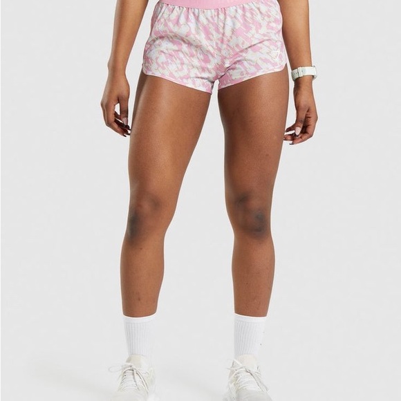 Gymshark Training Loose Fit Short - Pink Camo - Picture 1 of 9